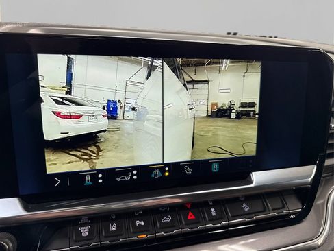 Used 2024 Chevrolet Silverado 2500 High Country w/ Technology Package image 45