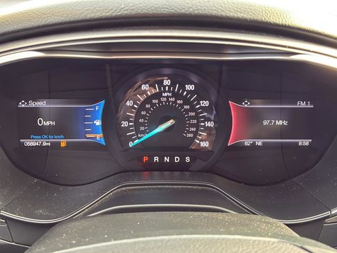 Used 2020 Ford Fusion SE image 32