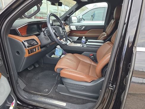 Used 2024 Lincoln Navigator L Reserve AWD/4WD image 9
