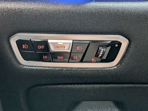 Used 2021 BMW X5 sDrive40i w/ Premium Package RWD image 30