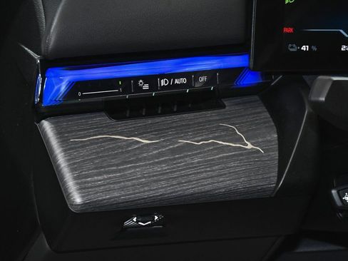 Used 2025 BMW i5 M60 w/ Executive Package image 25