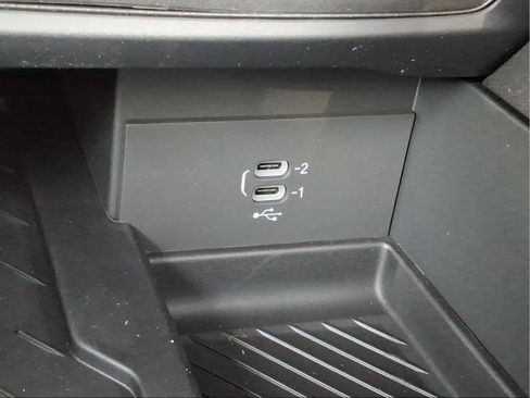 New 2026 Chrysler Pacifica Limited image 23