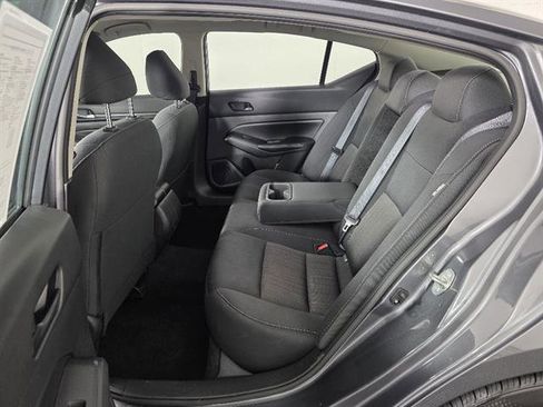 Used 2024 Nissan Altima 2.5 SV FWD image 21