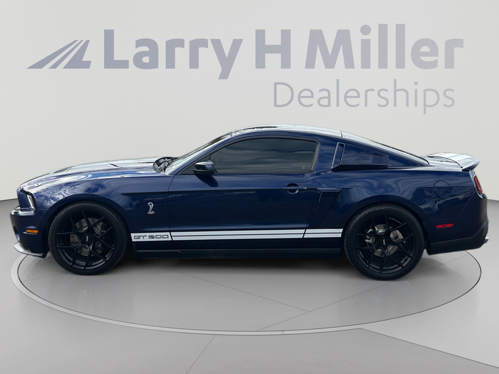 Used 2012 Ford Mustang Shelby GT500 w/ Electronics Pkg RWD image 2