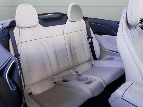 Used 2024 Mercedes-Benz CLE 300 4MATIC Cabriolet image 71