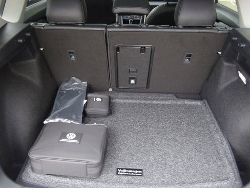 New 2026 Volkswagen Taos SE AWD/4WD image 24