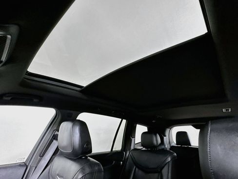 Used 2020 Cadillac XT6 Premium Luxury FWD image 23