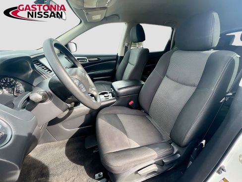 Used 2020 Nissan Pathfinder S image 26