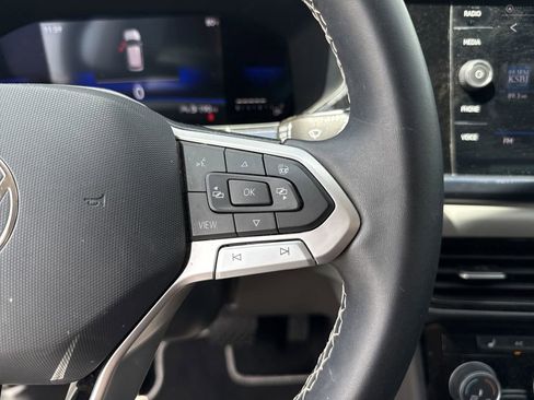 Used 2023 Volkswagen Taos SE image 15