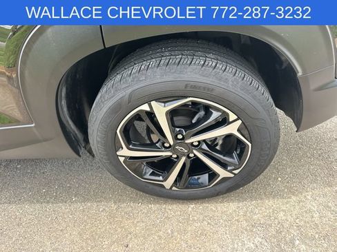 Used 2023 Chevrolet TrailBlazer RS w/ Technology Package AWD/4WD image 9