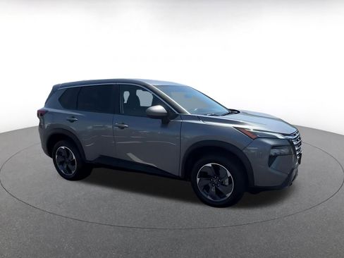 Used 2025 Nissan Rogue SV FWD image 2