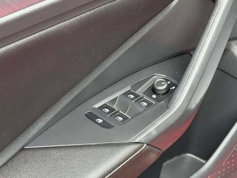 Certified 2023 Volkswagen Jetta SE FWD image 17