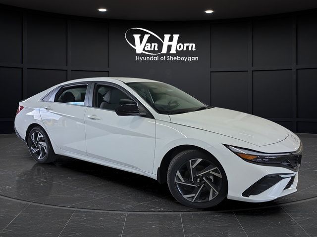 Certified 2025 Hyundai Elantra Sport FWD image 35