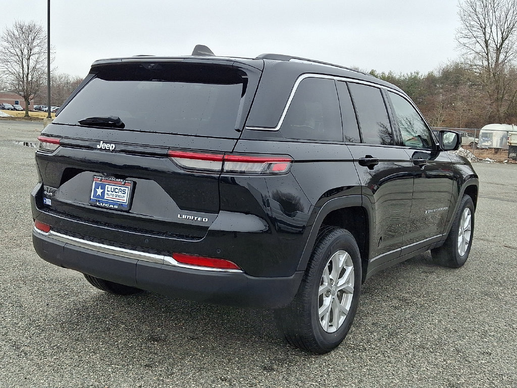 Used 2023 Jeep Grand Cherokee Limited w/ Luxury Tech Group II AWD/4WD image 11