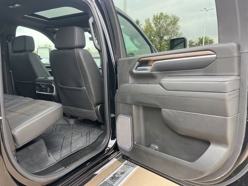 Used 2025 Chevrolet Silverado 2500 High Country w/ Technology Package image 47