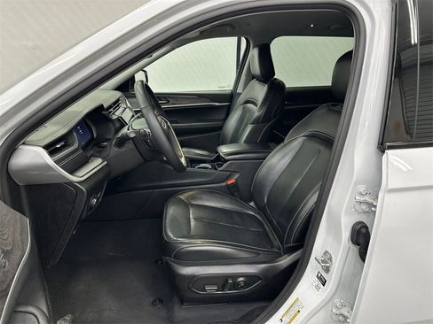 Used 2023 Jeep Grand Cherokee L Limited image 9