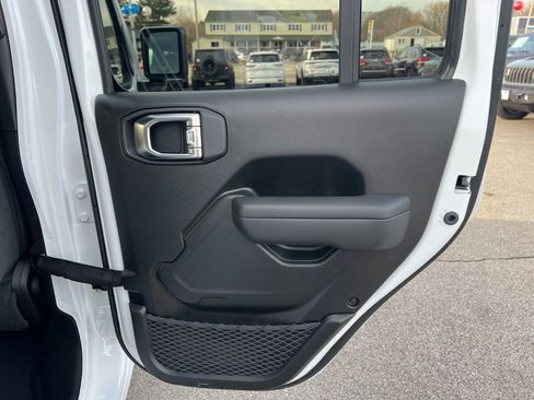 New 2026 Jeep Gladiator Sport image 12