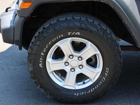 Used 2018 Jeep Wrangler Unlimited Sport S AWD/4WD image 13