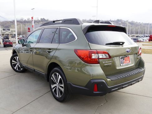 Used 2018 Subaru Outback 2.5i Limited image 6