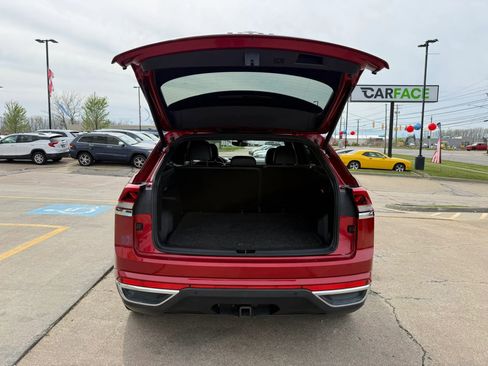 Used 2020 Volkswagen Atlas Cross Sport SEL Premium AWD/4WD image 12