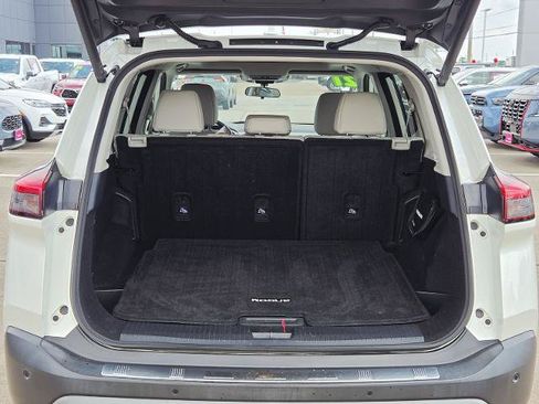 Certified 2021 Nissan Rogue SV w/ Premium Package FWD image 19