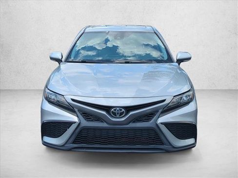 Used 2021 Toyota Camry SE FWD image 2