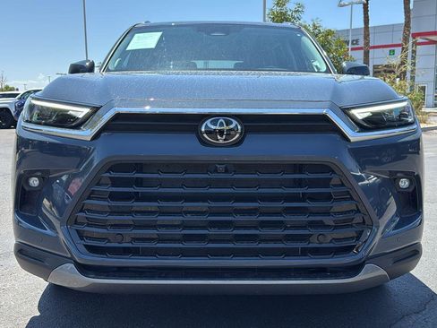 Used 2024 Toyota Grand Highlander Limited image 2