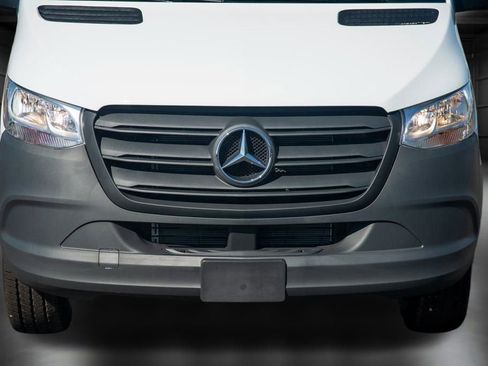 Used 2024 Mercedes-Benz Sprinter 2500 image 12
