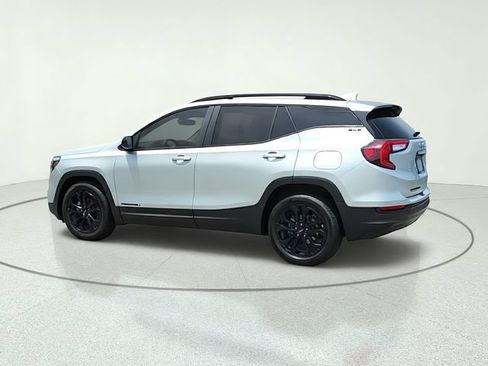 Used 2022 GMC Terrain SLE w/ Elevation Edition FWD image 3