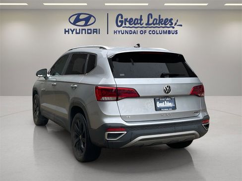 Used 2022 Volkswagen Taos SE image 3