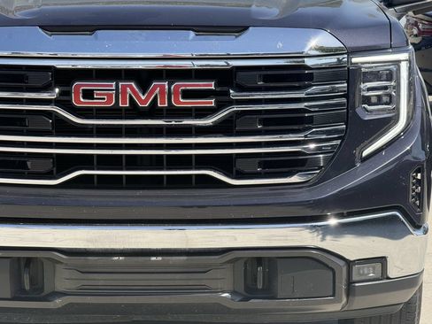 Used 2025 GMC Sierra 1500 SLT AWD/4WD image 8