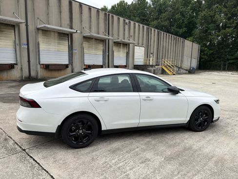 Used 2025 Honda Accord SE image 12
