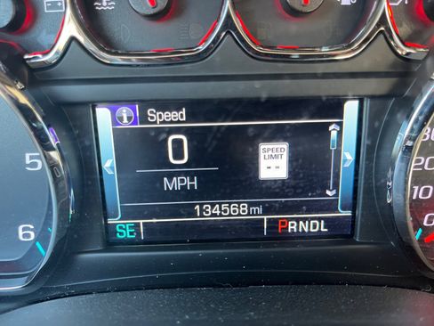 Used 2019 GMC Yukon XL SLT w/ Open Road Package image 2