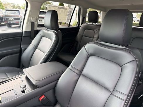 New 2026 Lincoln Aviator 2WD image 13