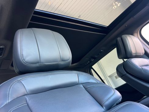 New 2026 Lincoln Navigator L Reserve w/ Jet Appearance Package AWD/4WD image 15