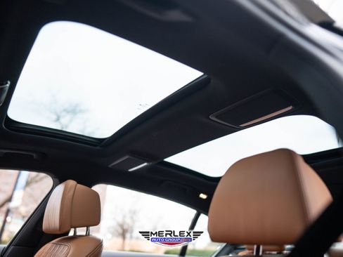 Used 2020 BMW 750i xDrive w/ M Sport Package image 41