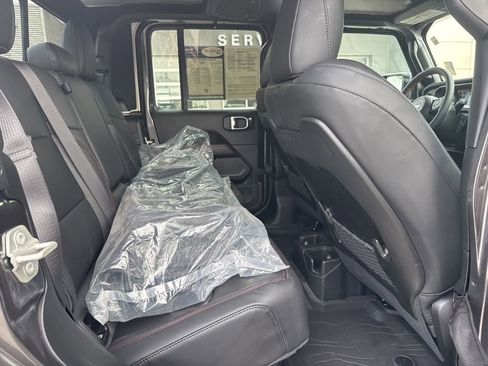 Used 2024 Jeep Gladiator Rubicon image 27