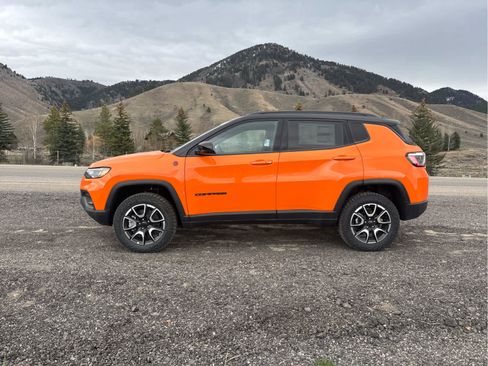 New 2026 Jeep Compass Trailhawk image 8