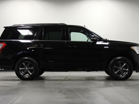 Used 2021 Ford Expedition XLT AWD/4WD image 3