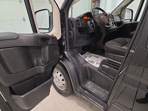 Used 2021 RAM ProMaster 2500 w/ Convenience Group image 16
