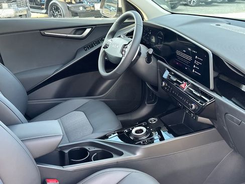 New 2026 Kia Niro Wind FWD image 13