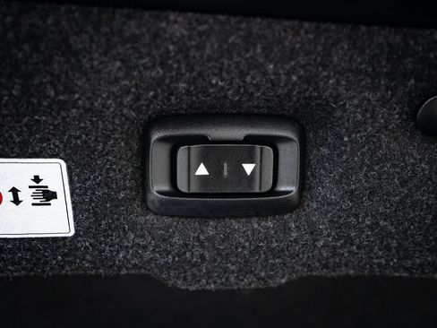 Used 2018 BMW M4 Convertible image 26