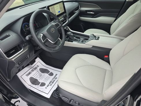 Certified 2026 Toyota Grand Highlander XLE image 12