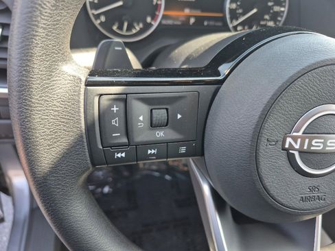 Used 2023 Nissan Rogue SV image 26