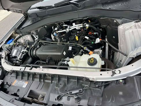 Used 2022 Ford Explorer XLT w/ Equipment Group 202A AWD/4WD image 40