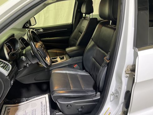 Used 2020 Jeep Grand Cherokee Summit AWD/4WD image 18