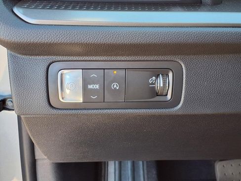 Used 2025 Chevrolet Traverse LT w/ Enhanced Driving Package image 14