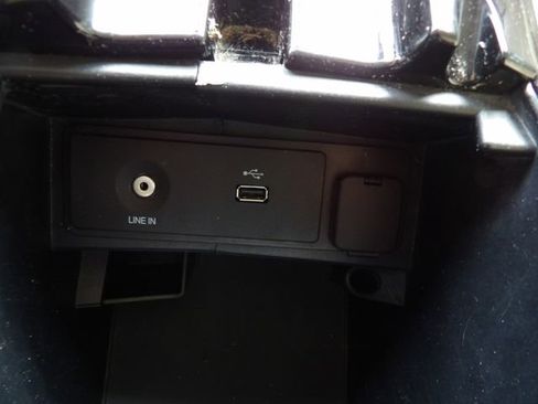 Used 2015 Ford Fusion SE w/ Equipment Group 202A image 32