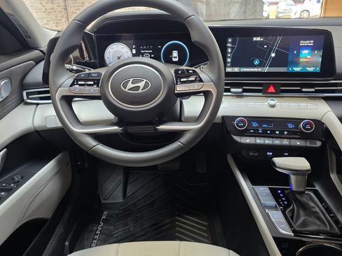New 2026 Hyundai Elantra Limited FWD image 8