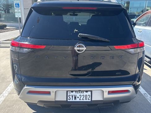 Used 2023 Nissan Pathfinder SL w/ SL Premium Package image 8